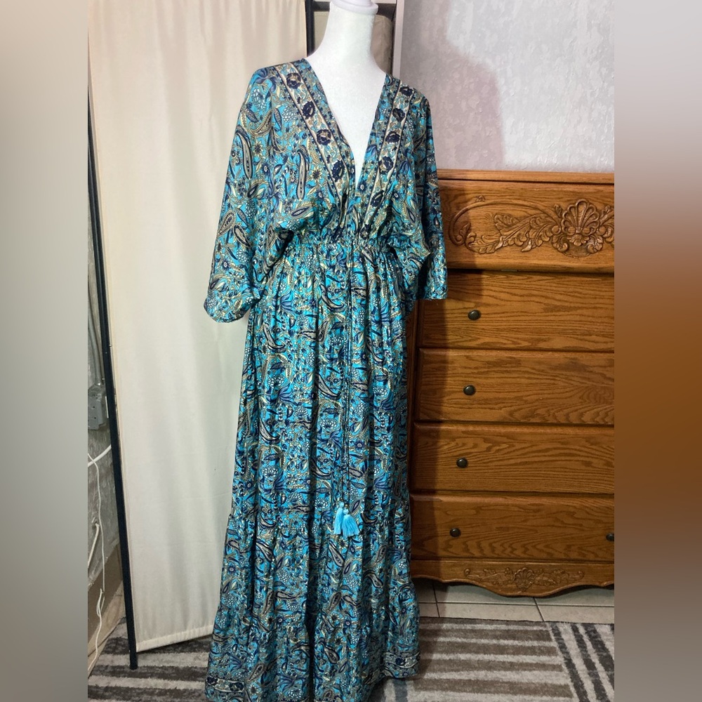Chic Blue Paisley Maxi Dress